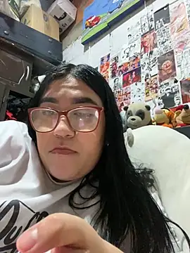 dafne19  online show from February 6, 2026, 4:06 am