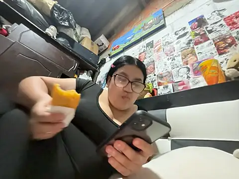 dafne19  online show from April 11, 2026, 2:05 am