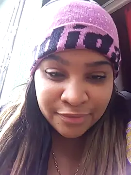 ambarlennoix online show from February 9, 2025, 12:08 pm