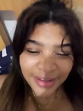 ambarlennoix online show from February 18, 2025, 8:05 am