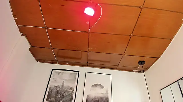 Alaia Cute online show from December 1, 2025, 3:33 am