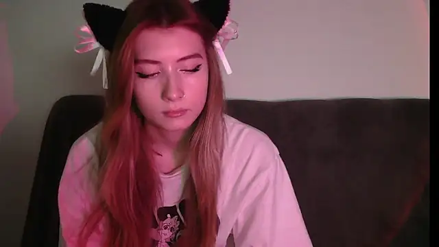 ErikaShyy online show from December 12, 2024, 1:49 pm