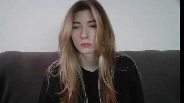 ErikaShyy online show from February 11, 2025, 7:12 am