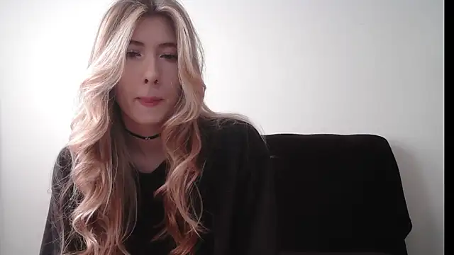 ErikaShyy online show from October 30, 2025, 10:16 am