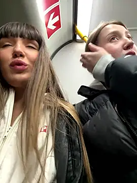 Sophie Avory online show from November 28, 2025, 6:10 pm