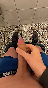 geilehecke1 online show from March 14, 2025, 7:26 am