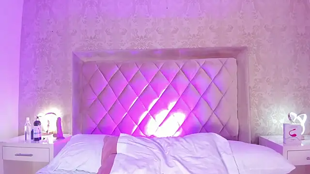 LiaFlowers online show from January 21, 2025, 4:21 am