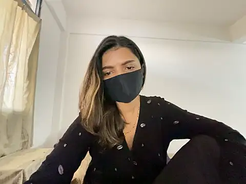 MaYaa  11 online show from December 17, 2024, 11:17 am