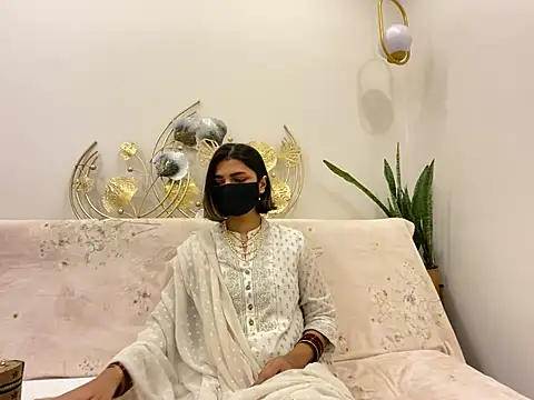 MaYaa  11 online show from February 14, 2025, 12:14 pm