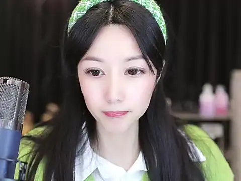 Nuyoah-77 online show from January 24, 2025, 4:06 pm