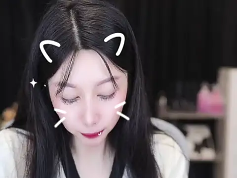 Nuyoah-77 online show from October 17, 2025, 3:47 pm