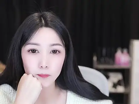 Nuyoah-77 online show from November 2, 2025, 1:57 pm