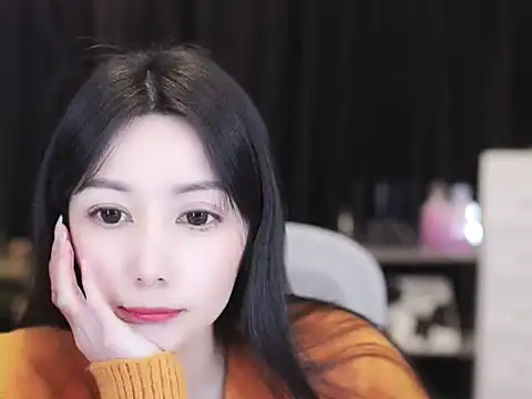 Nuyoah-77 online show from December 2, 2025, 1:05 pm