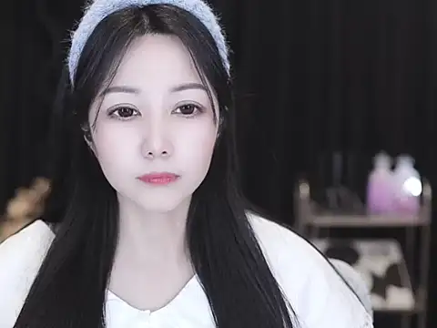 Nuyoah-77 online show from February 23, 2026, 1:41 pm