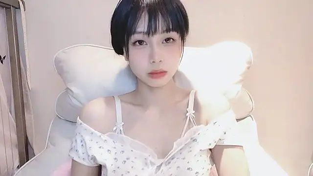 -Hottie online show from December 9, 2024, 3:44 pm