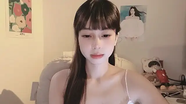 -Hottie online show from September 14, 2025, 4:28 pm