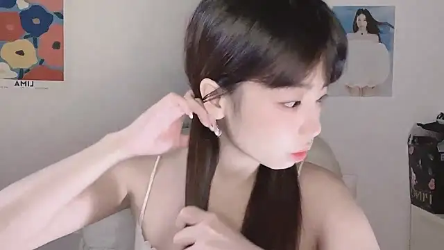 -Hottie online show from October 14, 2025, 3:24 pm