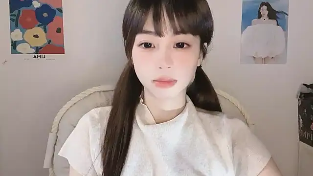 -Hottie online show from October 21, 2025, 6:36 am