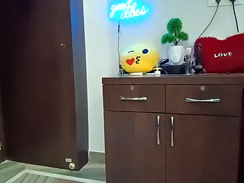 GoldnessAishu online show from March 2, 2025, 9:43 pm