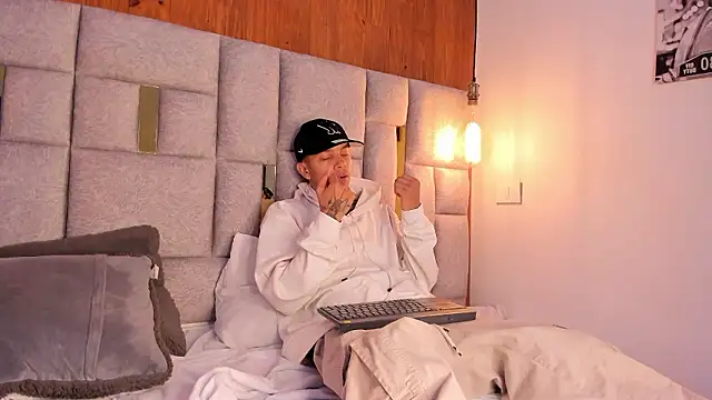 Noah Tokisha online show from December 2, 2024, 3:58 am