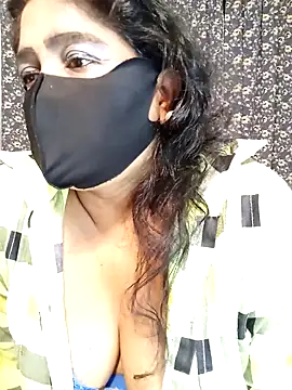 Maya8175 online show from October 29, 2025, 4:42 pm