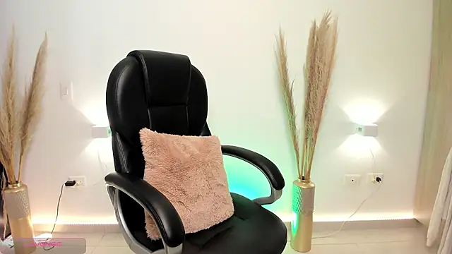 RyliieHunter online show from December 7, 2024, 2:53 am