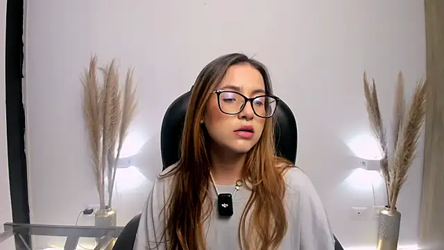 RyliieHunter online show from January 9, 2025, 1:45 pm