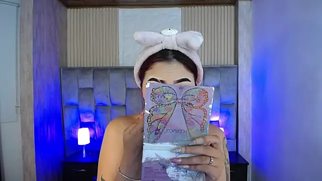 Mia Rinn online show from October 14, 2025, 3:02 pm