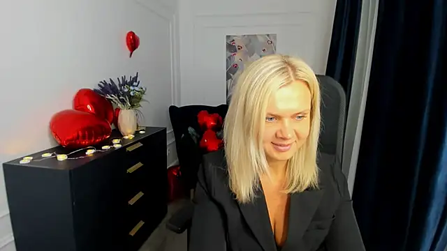 AgathaKlouin online show from February 14, 2026, 11:07 am