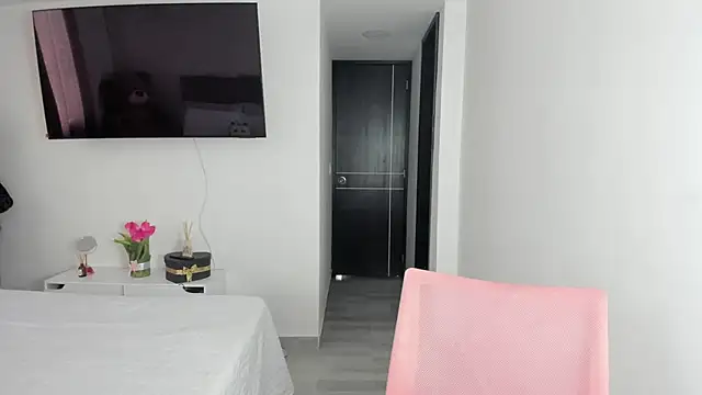 Ori valentina online show from March 12, 2025, 7:28 pm