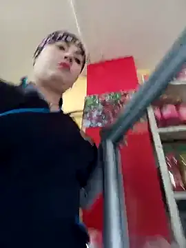 Snapshot of Lesly_10- chatting on September 9, 2025, 12:48 pm Lesly 10- online show from September 9, 2025, 12:48 pm