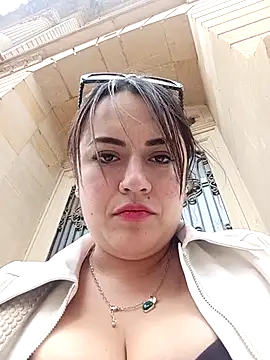 Lesly 10- online show from November 2, 2025, 6:32 pm