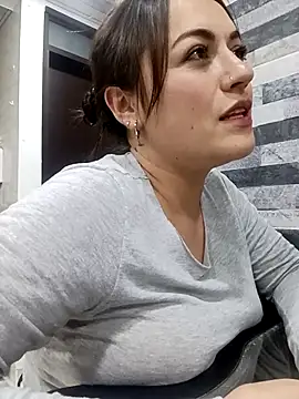 Lesly 10- online show from November 8, 2025, 2:23 am