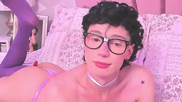 KylieMonnett online show from June 1, 2026, 1:57 pm
