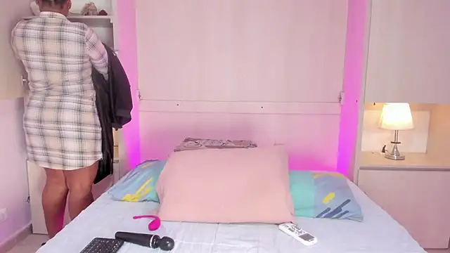 EmilyyStuart online show from February 17, 2026, 3:25 am