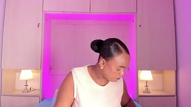 EmilyyStuart online show from March 7, 2026, 3:36 am