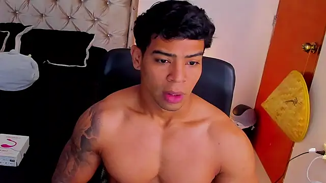 Andrew wolf7 online show from January 7, 2026, 12:13 am