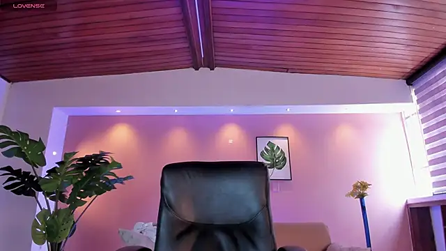 Lyssa Muller online show from February 19, 2025, 6:00 pm