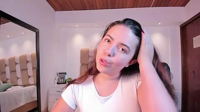 Lyssa Muller online show from October 8, 2025, 12:25 pm