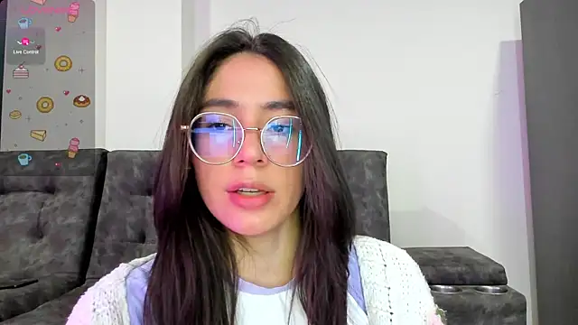 Snapshot of emmadiaz1 chatting on January 16, 2025, 11:59 pm emmadiaz1 online show from January 16, 2025, 11:59 pm