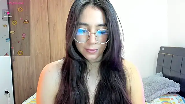 Snapshot of emmadiaz1 chatting on January 21, 2025, 7:17 pm emmadiaz1 online show from January 21, 2025, 7:17 pm