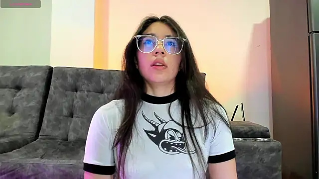 Snapshot of emmadiaz1 chatting on February 23, 2026, 1:36 am emmadiaz1 online show from February 23, 2026, 1:36 am