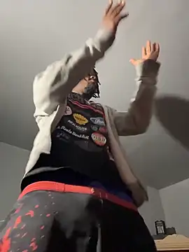 SluttyLyfe4L online show from April 17, 2026, 11:35 am