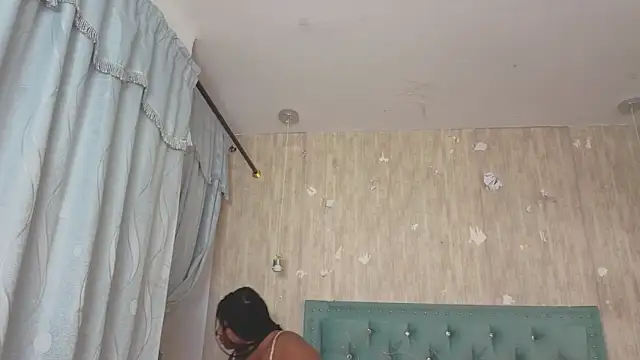 Alexa roussee online show from November 18, 2025, 12:53 pm