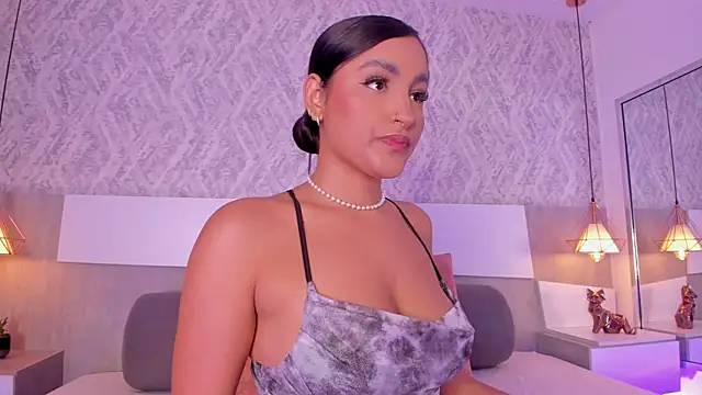 AishaPeyton online show from December 5, 2025, 4:14 pm