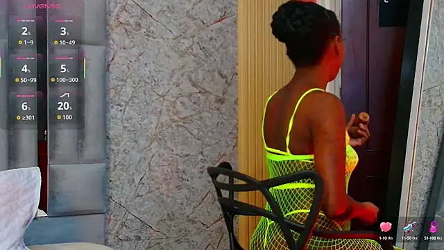 petitelittleebony online show from October 16, 2025, 2:56 am