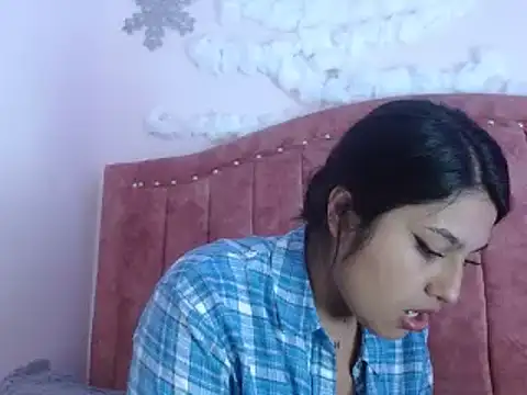 SarahStones online show from January 4, 2025, 9:21 am