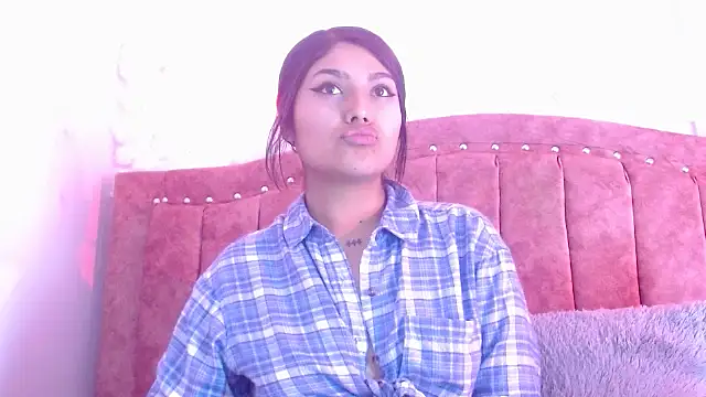 SarahStones online show from February 11, 2025, 4:55 am