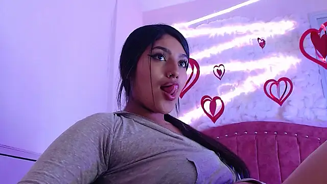 SarahStones online show from February 19, 2025, 3:06 am