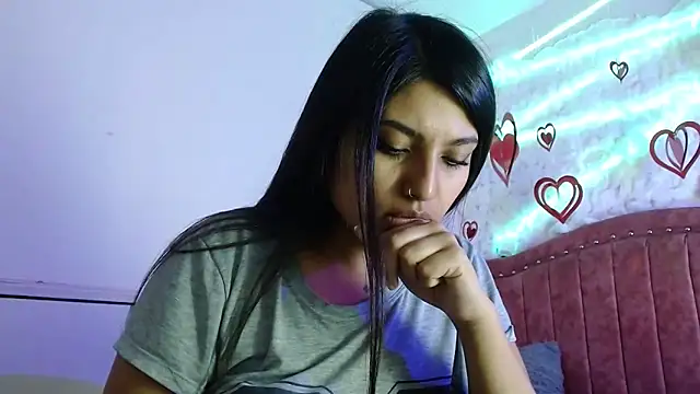 SarahStones online show from February 21, 2025, 3:01 am